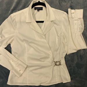 JONES NEW YORK | M | White cotton long sleeve blouse wrap with silver buckle